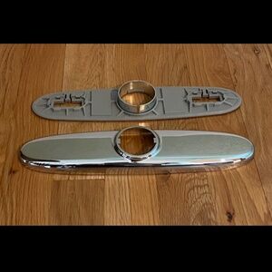 Delta Foundations cover plate for faucet holes